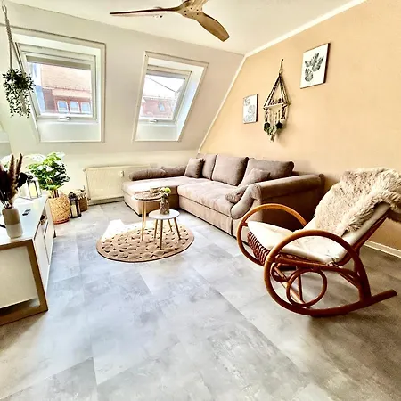 Cottbus-apartments - Beige I Privat I Wifi I Kueche Apartment
