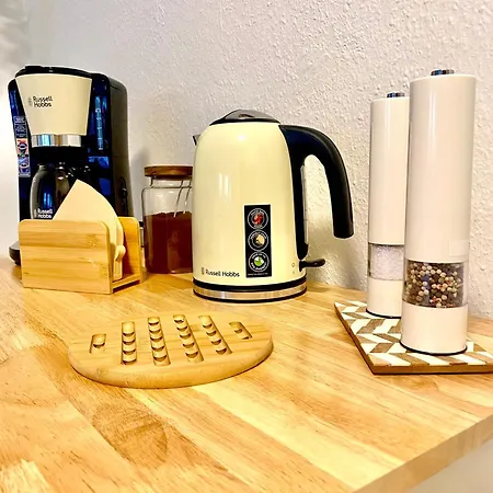 Cottbus-apartments - Beige I Privat I Wifi I Kueche Котбус