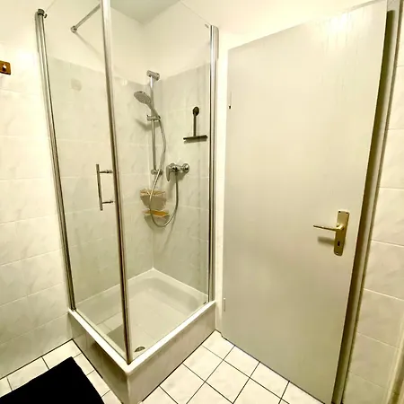 Cottbus-apartments - Beige I Privat I Wifi I Kueche