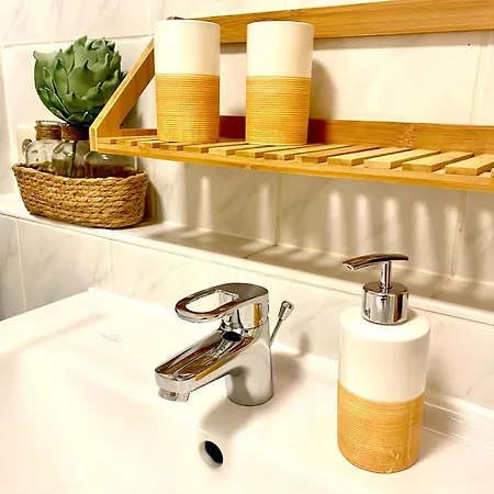 Cottbus-apartments - Beige I Privat I Wifi I Kueche Apartment